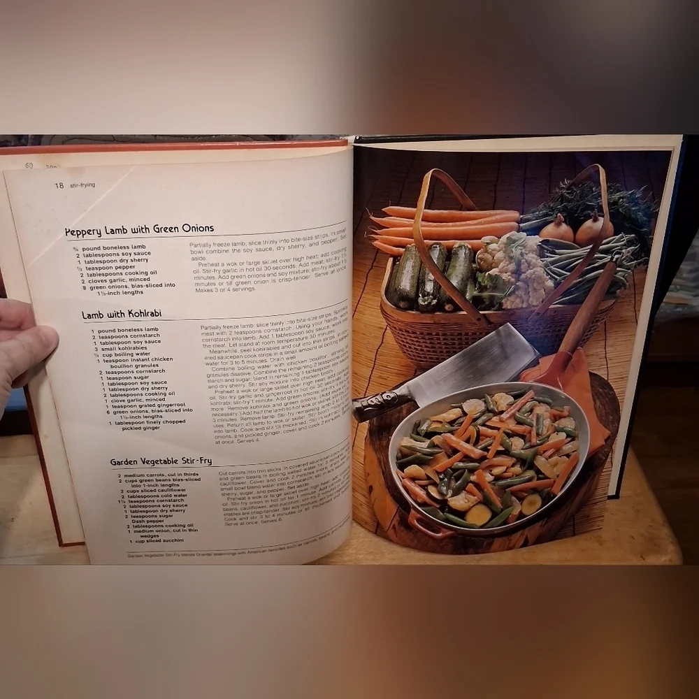 Better Homes and Gardens Oriental Cook Book Red